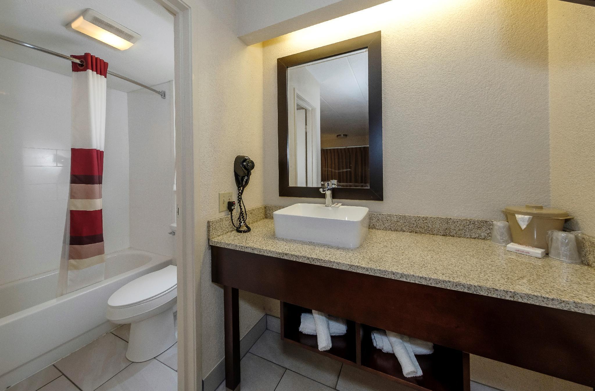 Red Roof Inn Lansing East - Msu Esterno foto