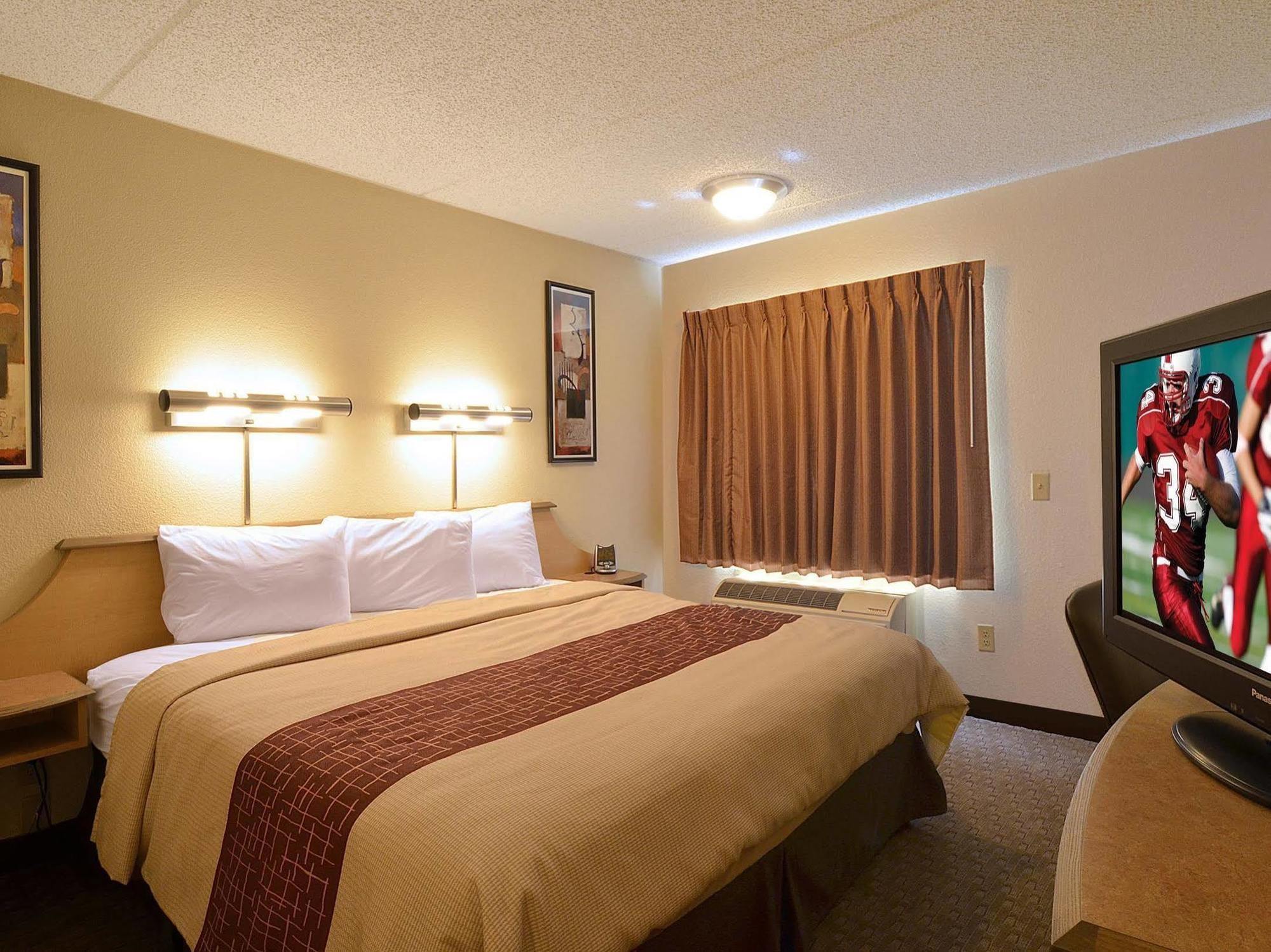 Red Roof Inn Lansing East - Msu Esterno foto